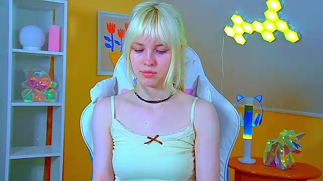 HannahHollis live