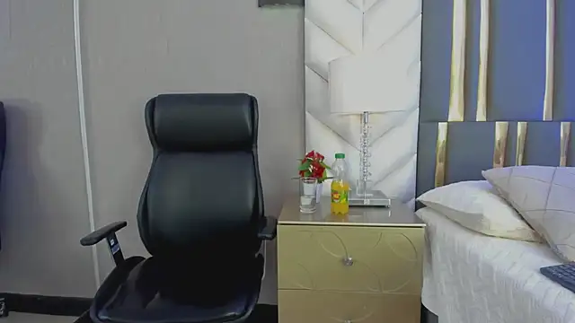 ChloeHarper_ live
