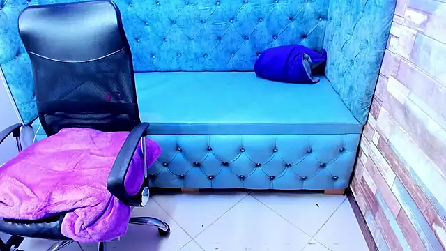 Natassha_Secret live