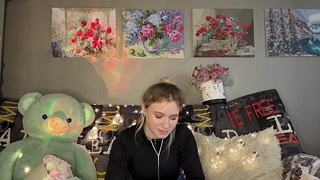 EarlineStrojnys live