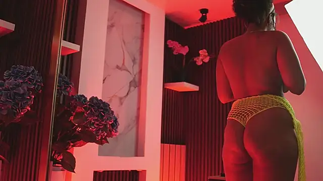 BrianaLane live